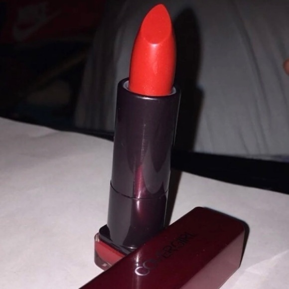 CoverGirl Succulent Cherry Lipstick - Picture 4 of 6